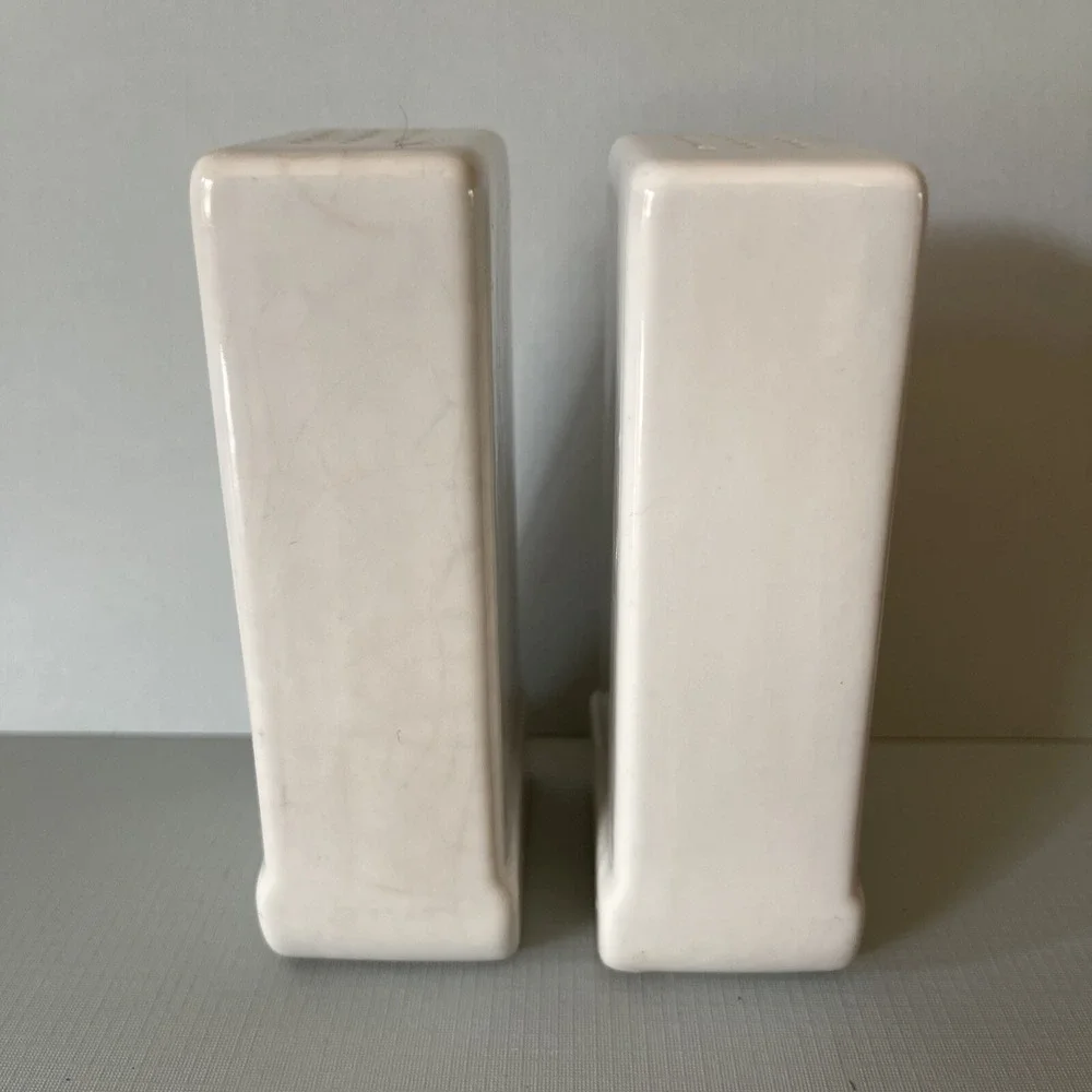 Vintage Art Deco Stove Range Top Ceramic Salt Pepper Shakers Set‎ w Corks AS IS